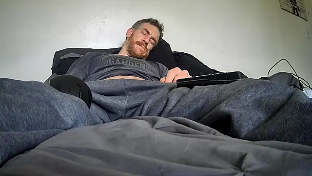 Tiggitytomociti's Webcam Show