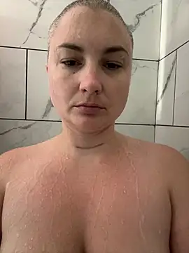 Emily33333 élő XXX-chatje