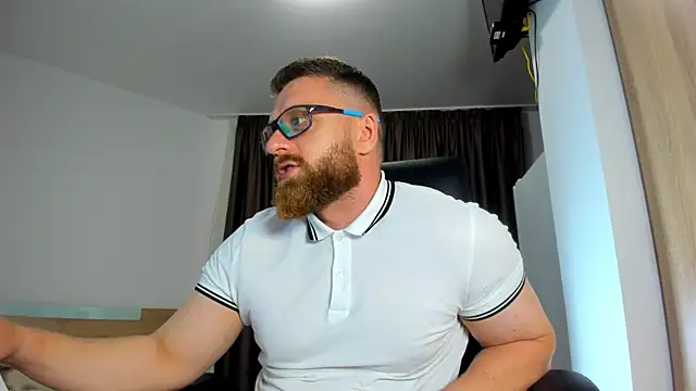 Show modela Findom_guy na web-kameri