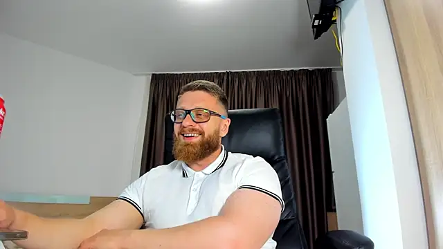 Show modela Findom_guy na web-kameri