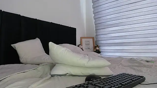 melanie_roux__'s Live XXX Chat