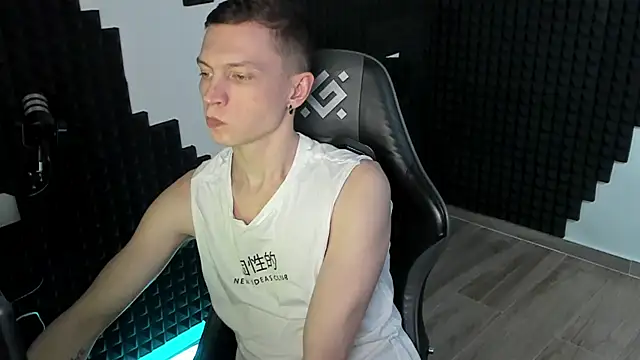 More_than_friend webcam show
