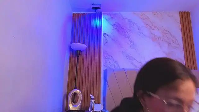 vane_coral élő XXX-chatje