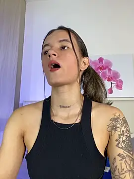 JuliaColemann Adlı Modelin Canlı XXX Sohbeti