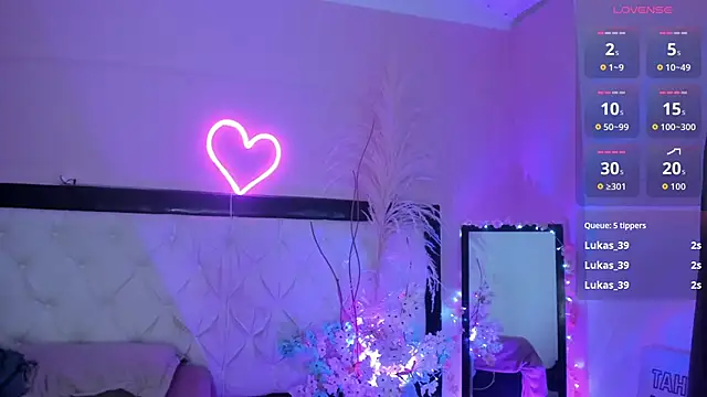 Julieth_CaandyのライブXXXチャット