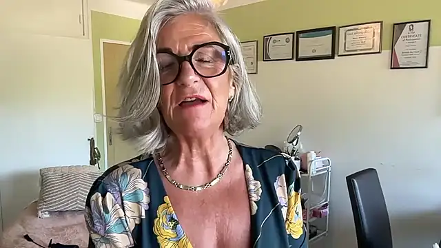 NaughtyMonicaUK – Naživo XXX chat