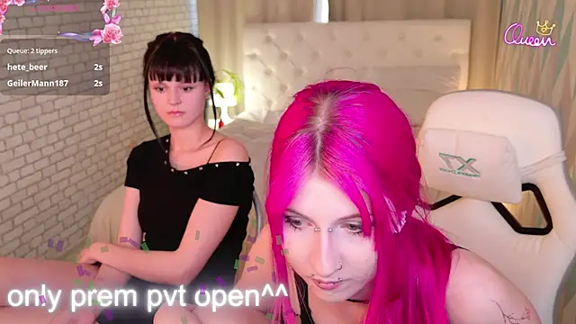 michelewild: διαδικτυακό σόου στην κάμερα
