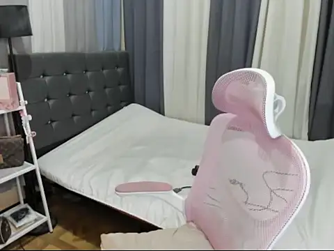 XTsUncutMargauxX – Live XXX-chat