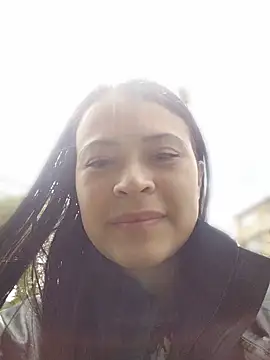 LITTLE-NESSA Show Webcam