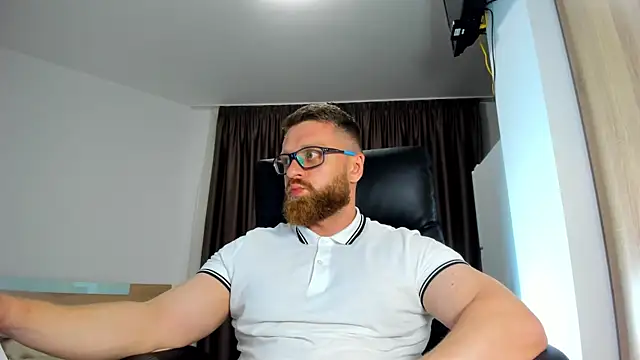Findom_guy Adlı Modelin Canlı XXX Sohbeti