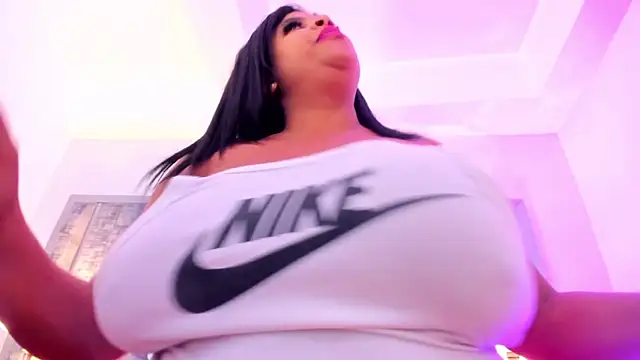 Chatroom XXX en direct de Ciara_Benet