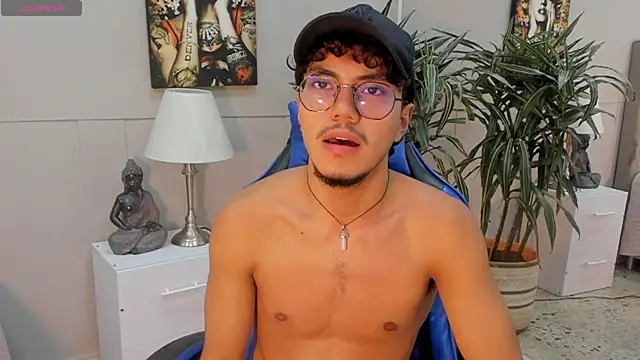 kai_storn Adlı Modelin Canlı XXX Sohbeti