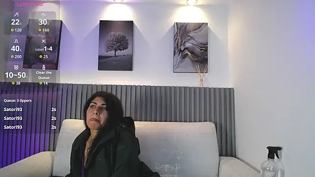 Chat +18 de Harmony_Hills ao vivo