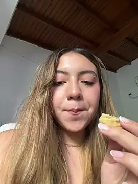Pertunjukan Kamera Web Bonni_lohan