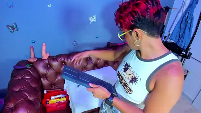 Chat XXX en directo de Kaira_mosse