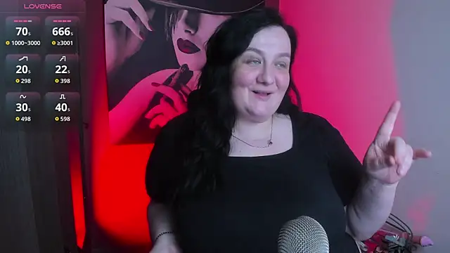 Živý XXX chat QueenOfHaze