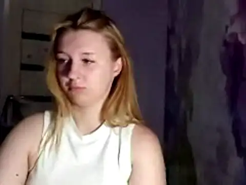 Živý XXX chat RaeannRoewe