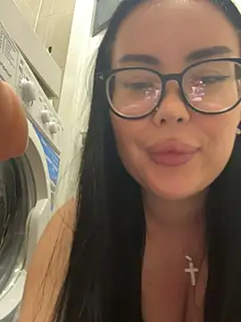 Chat XXX en directo de PeachDoll-