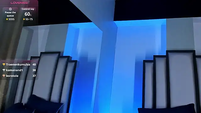 nahala_23: διαδικτυακό σόου στην κάμερα