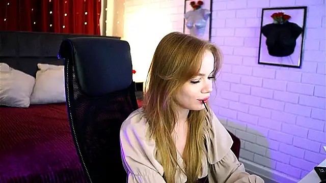 دردشة AmyNox الجنسية المباشرة