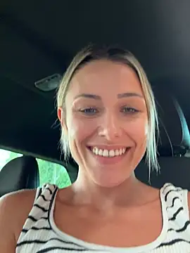 petrouchkaaa_ Pertunjukan Webcam