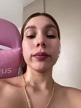 Chat +18 de Nikii__ ao vivo