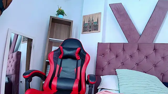 CamiilaReyes live XXX chat