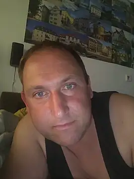 GenuineDedication42n Webbikameraesitys