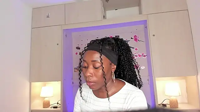 TaylorBloomn Live XXX chat