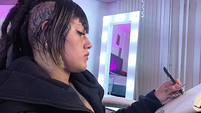 Živý XXX chat _sharlotte777