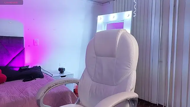 Онлайн чат XXX _sharlotte777