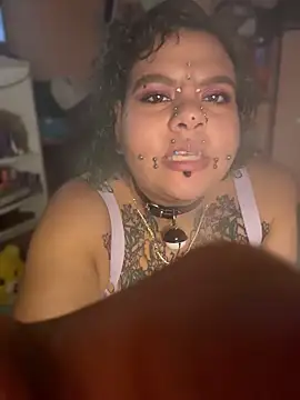 Pokazy przed kamerką – DivineBBWPoison