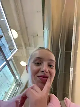 SunnyShiney's Live XXX Chat