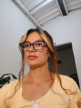 karenarango's Live XXX Chat
