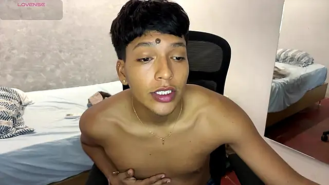 Brad_bonnet_ Adlı Modelin Canlı XXX Sohbeti