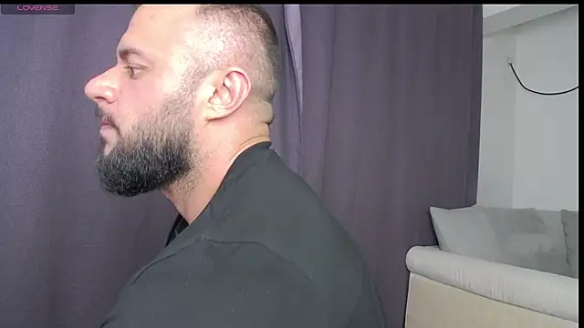 RickyMiami1 网络视讯表演