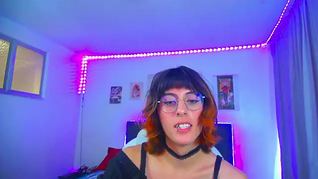 XXX chat uživo modela goth_minerva