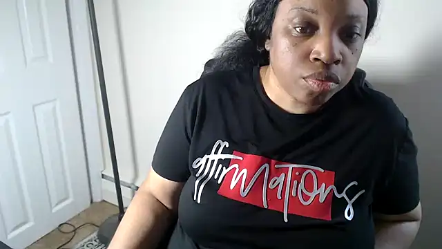 צ'אט XXX בשידור חי של Sexymona1218