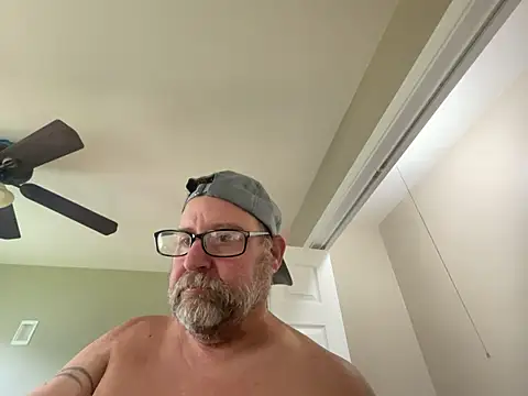 13B_MasterGunner's Webcam Show