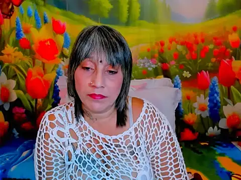 indianroxy Adlı Modelin Canlı XXX Sohbeti