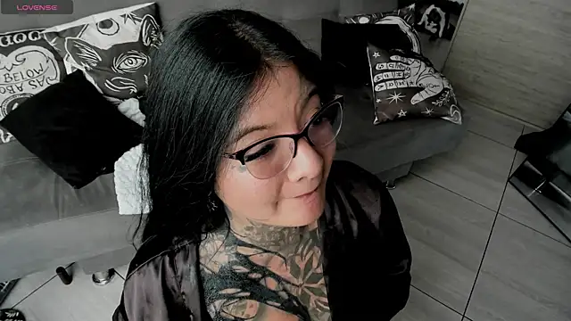 Chatroom XXX en direct de Unatatuada