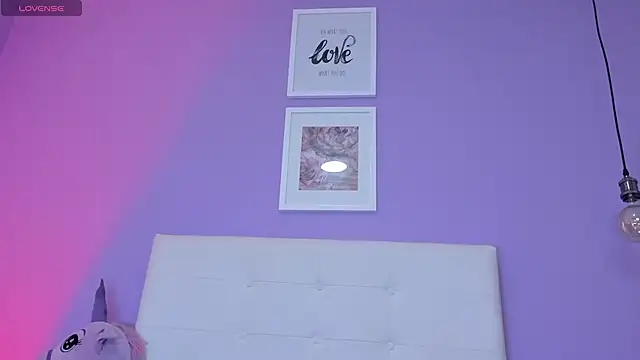 Charlotte11-11's Live XXX Chat