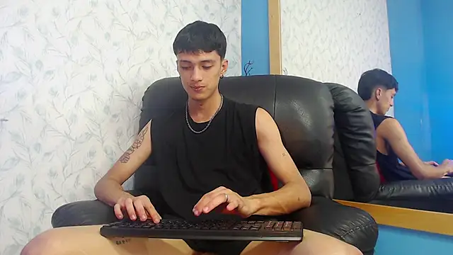 Lean_Portman Live XXX-chat