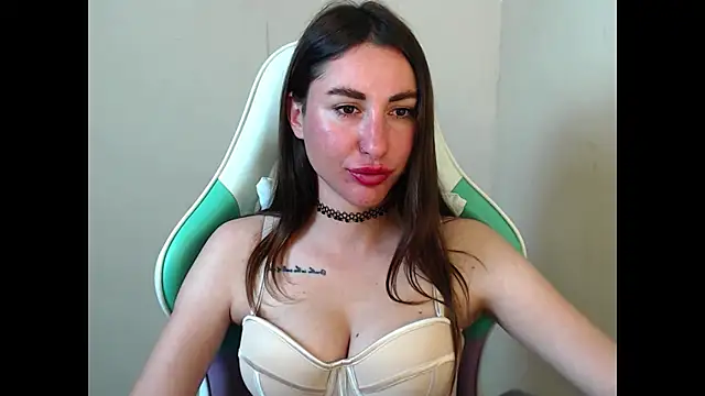 Chat +18 de Cammil1a_horn ao vivo