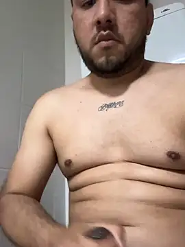 Show de latinocalientehot na webcam