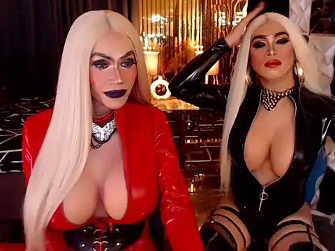 MonstrousCockDiva Show in webcam
