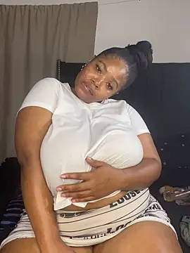 Chatroom XXX en direct de LunaCovenn