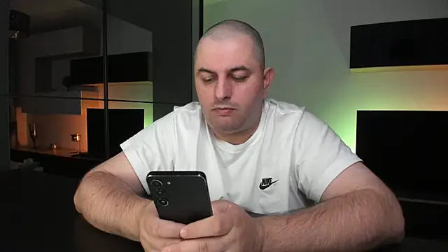 Chat +18 de DravenPeak ao vivo