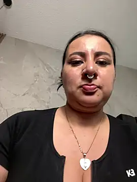 Show modela Abril_Luv na web-kameri