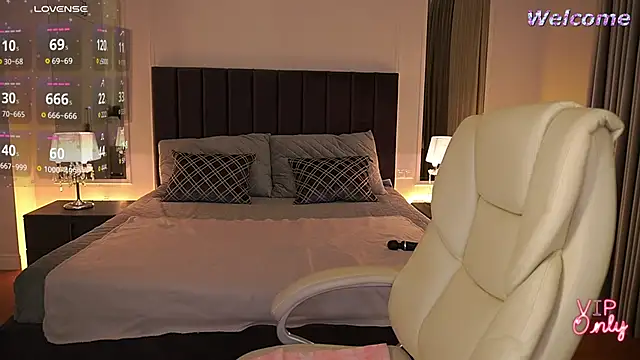 EllaGoldenn Show Webcam